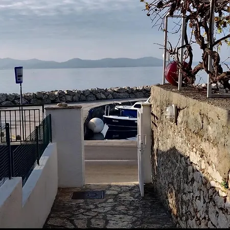 Апартаменты Im Erdgeschoss Mit Panorama Blick Дикло